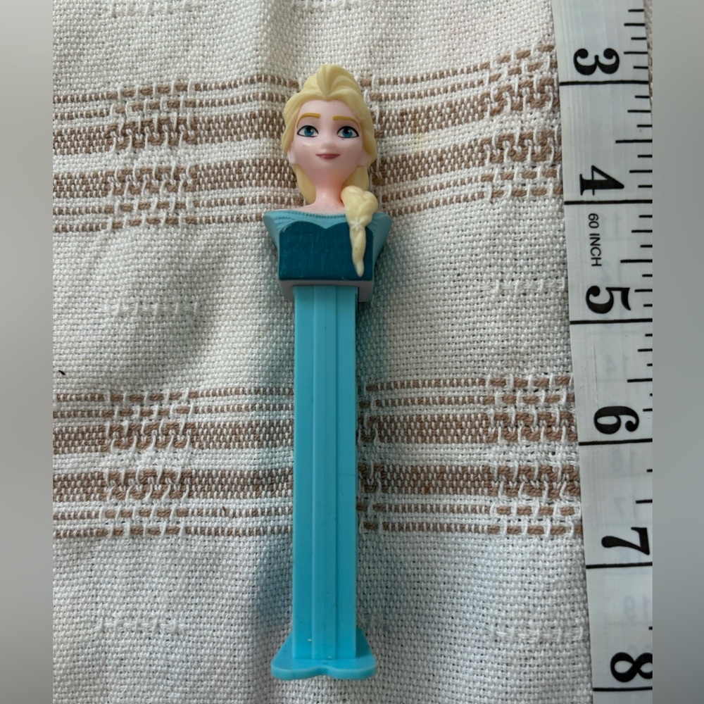 Elsa Pez dispenser